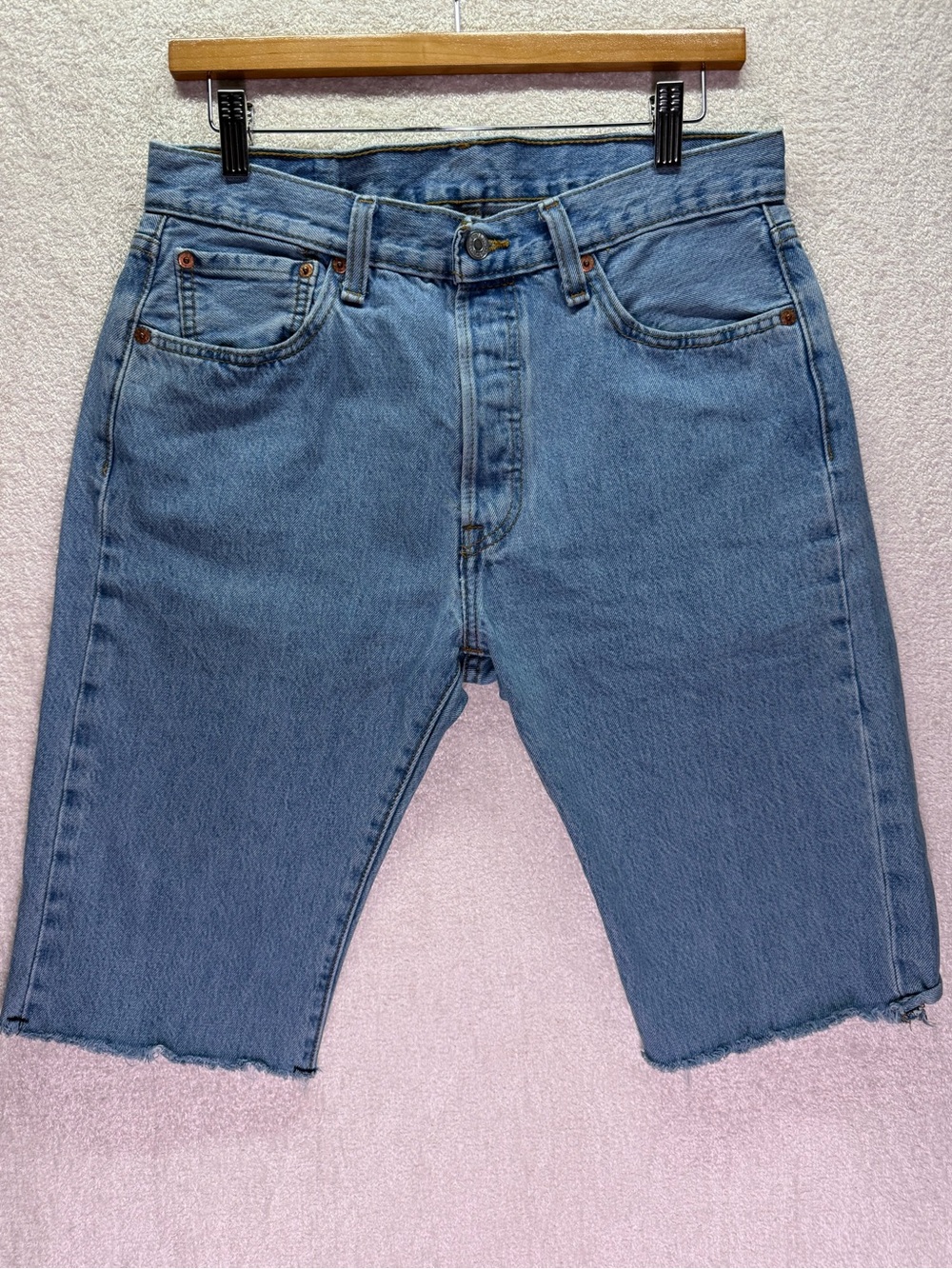 Levi's Men's Denim Jorts Waist 32 Blue Cutoff Raw Hem Jean Shorts